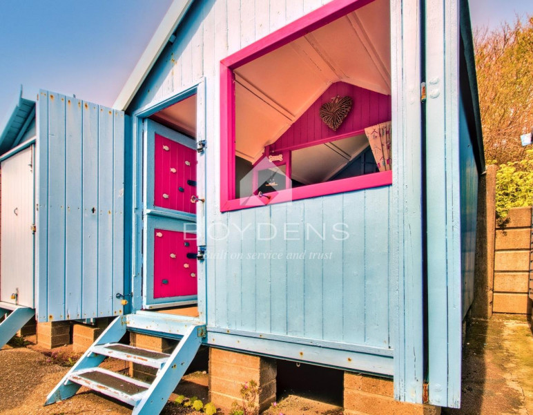Photo of High Wall, Frinton on Sea